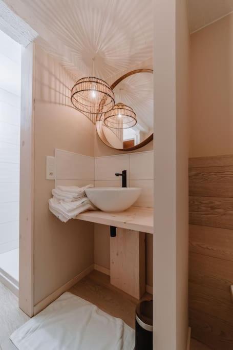 Chimay : La Chambre Doree De La Grand Place מראה חיצוני תמונה